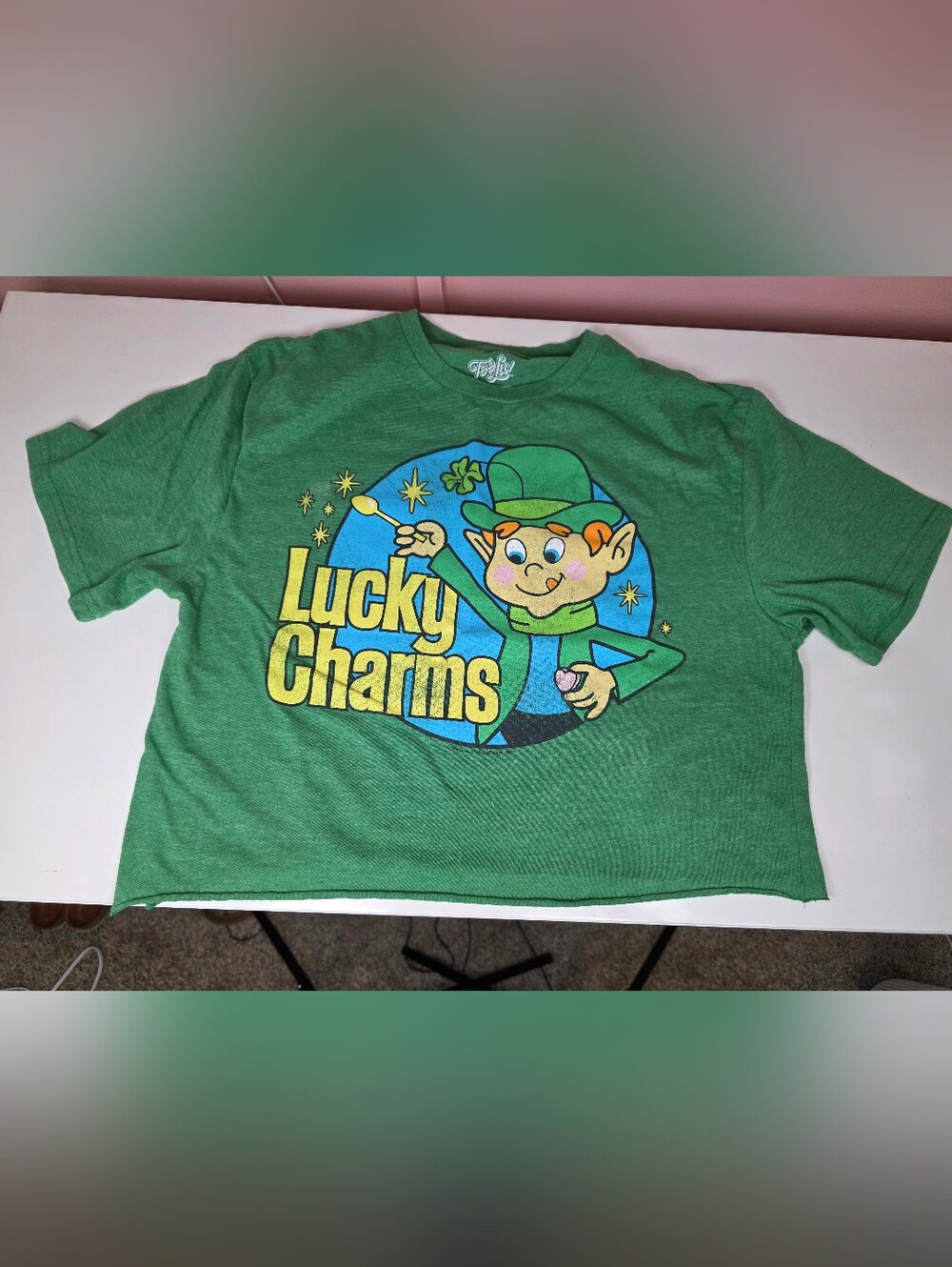 Lucky Charms Tee Luv Cropped Graphic T-Shirt Green Size L
